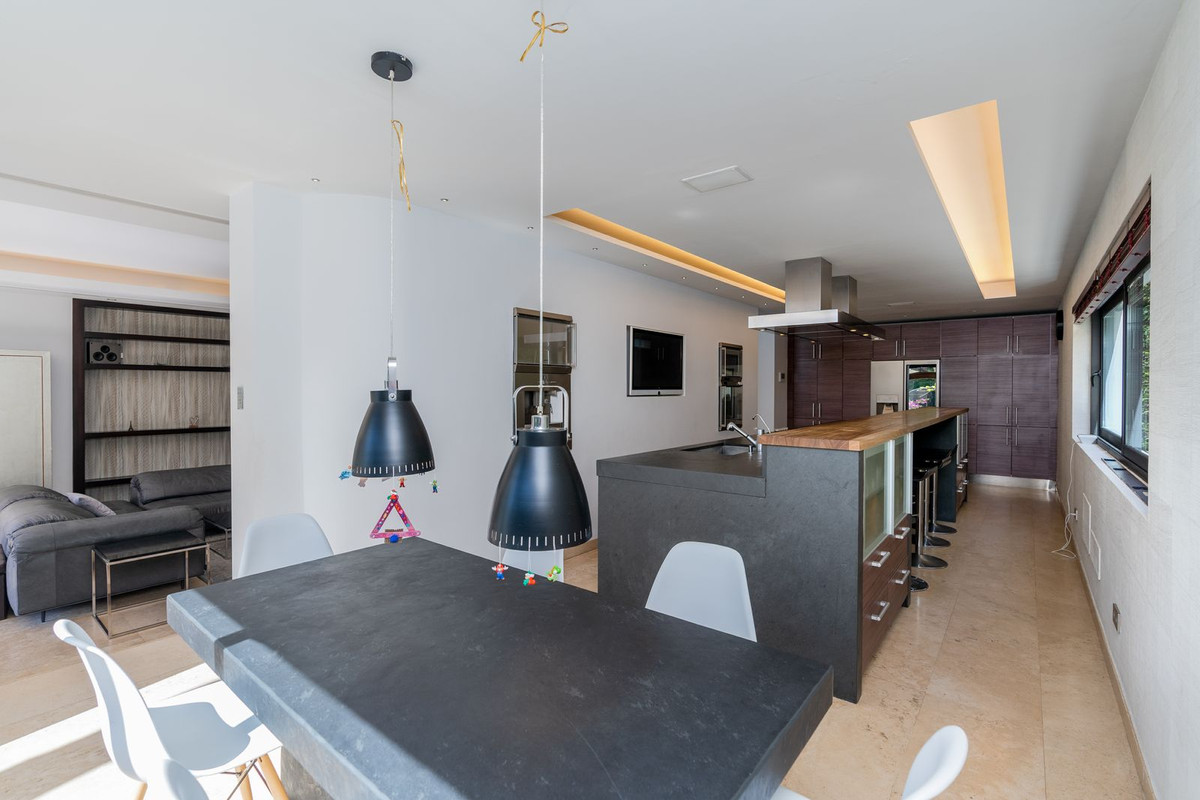 5 Bedroom Villa for Sale in Costalita — view 10