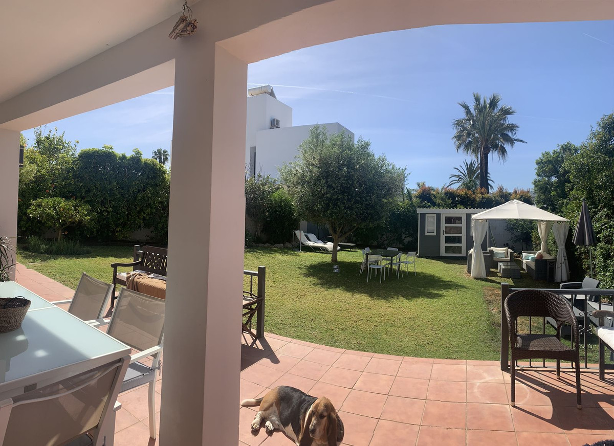 5 Bedroom Villa for Sale in San Pedro de Alcántara — 2