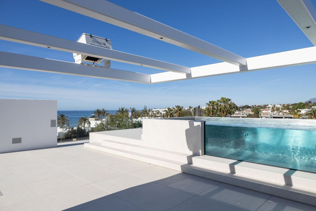 3 Bedroom Villa for Sale in The Golden Mile — view 19