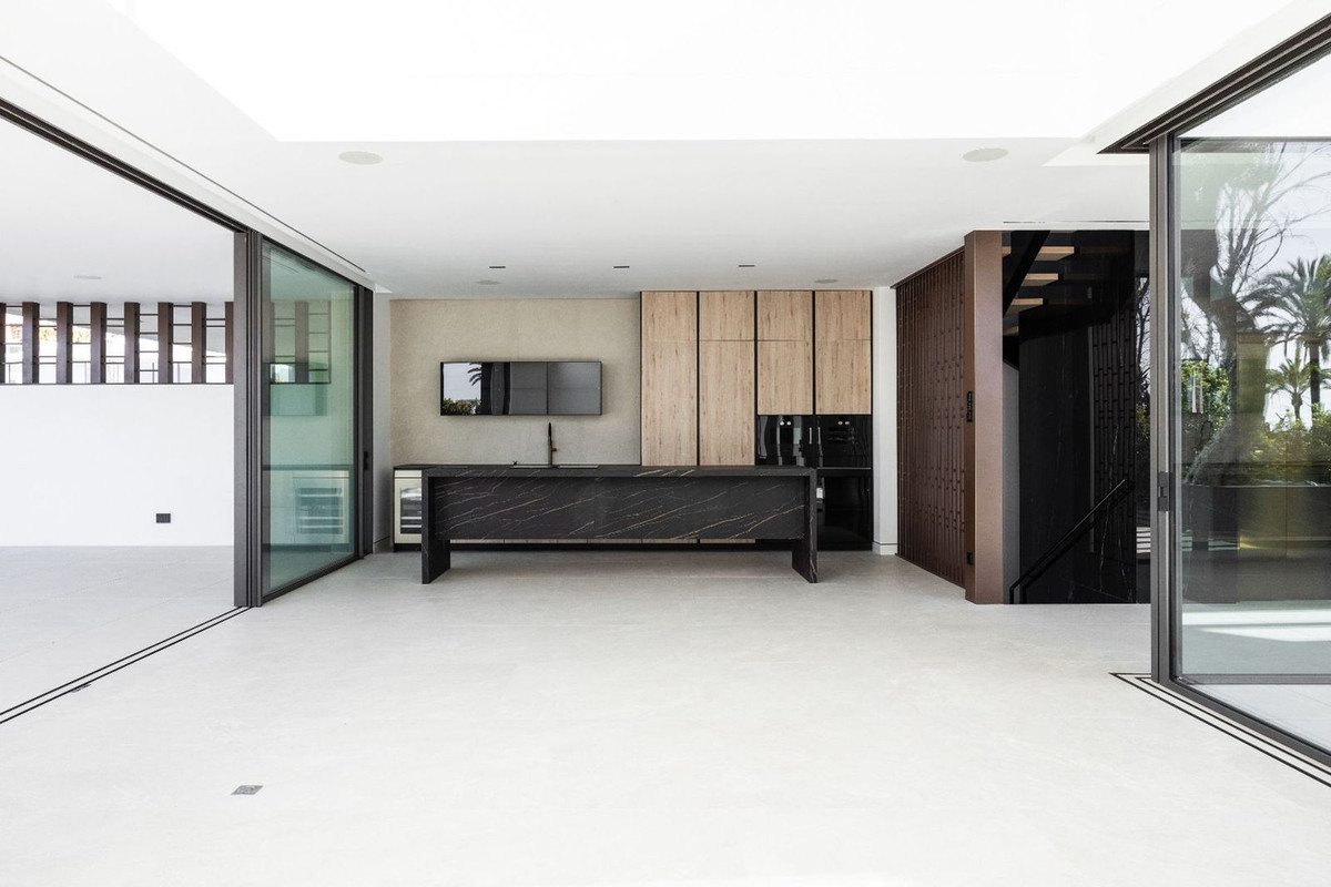 3 Bedroom Villa for Sale in The Golden Mile — 3