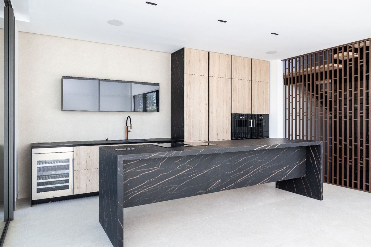 3 Bedroom Villa for Sale in The Golden Mile — 4