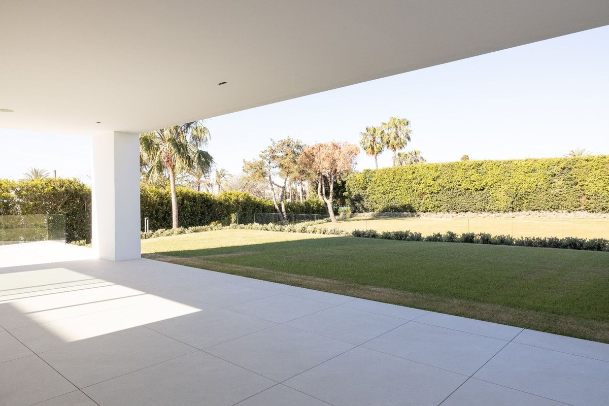 3 Bedroom Villa for Sale in The Golden Mile — 9