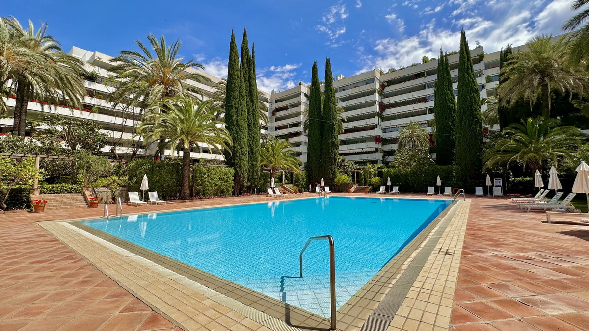 3 Bedroom Apartment for Sale in The Golden Mile