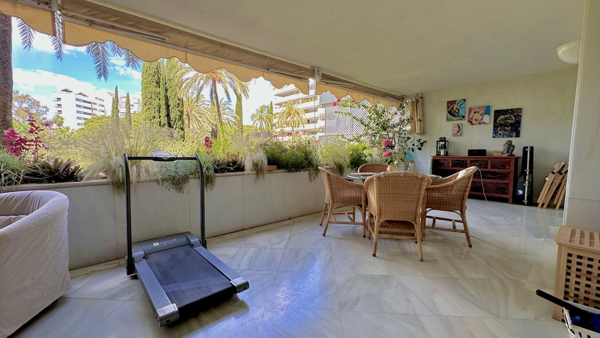 3 Bedroom Apartment for Sale in The Golden Mile — 2
