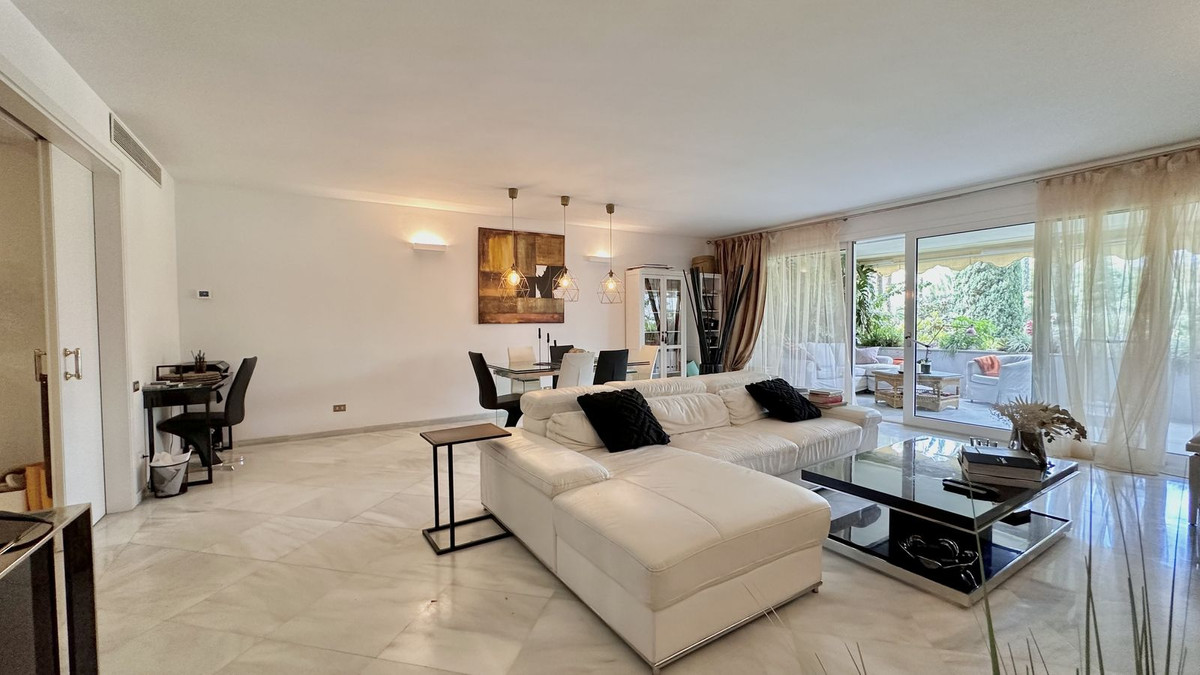 3 Bedroom Apartment for Sale in The Golden Mile — 5