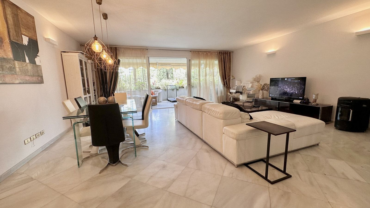 3 Bedroom Apartment for Sale in The Golden Mile — 6