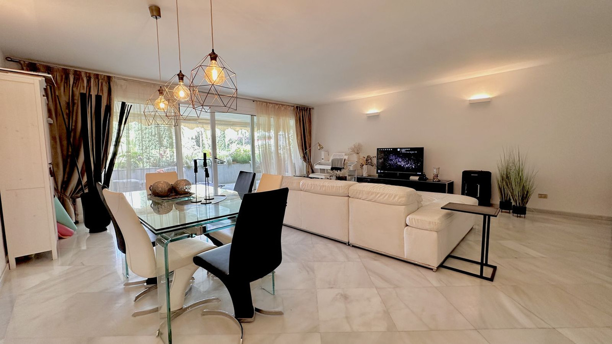 3 Bedroom Apartment for Sale in The Golden Mile — 8