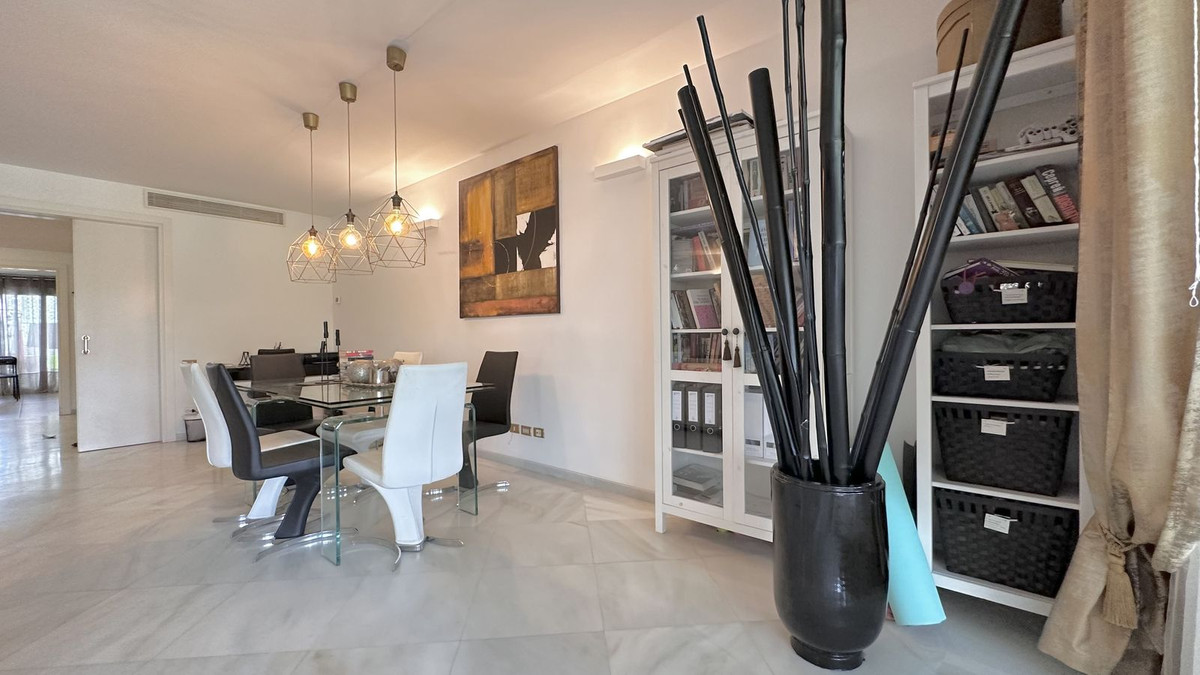 3 Bedroom Apartment for Sale in The Golden Mile — 9