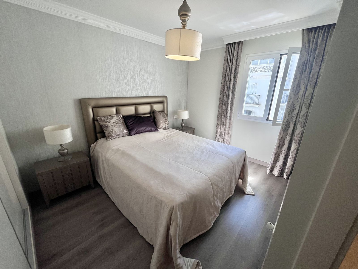 2 Bedroom Apartment for Sale in Puerto Banús — 3