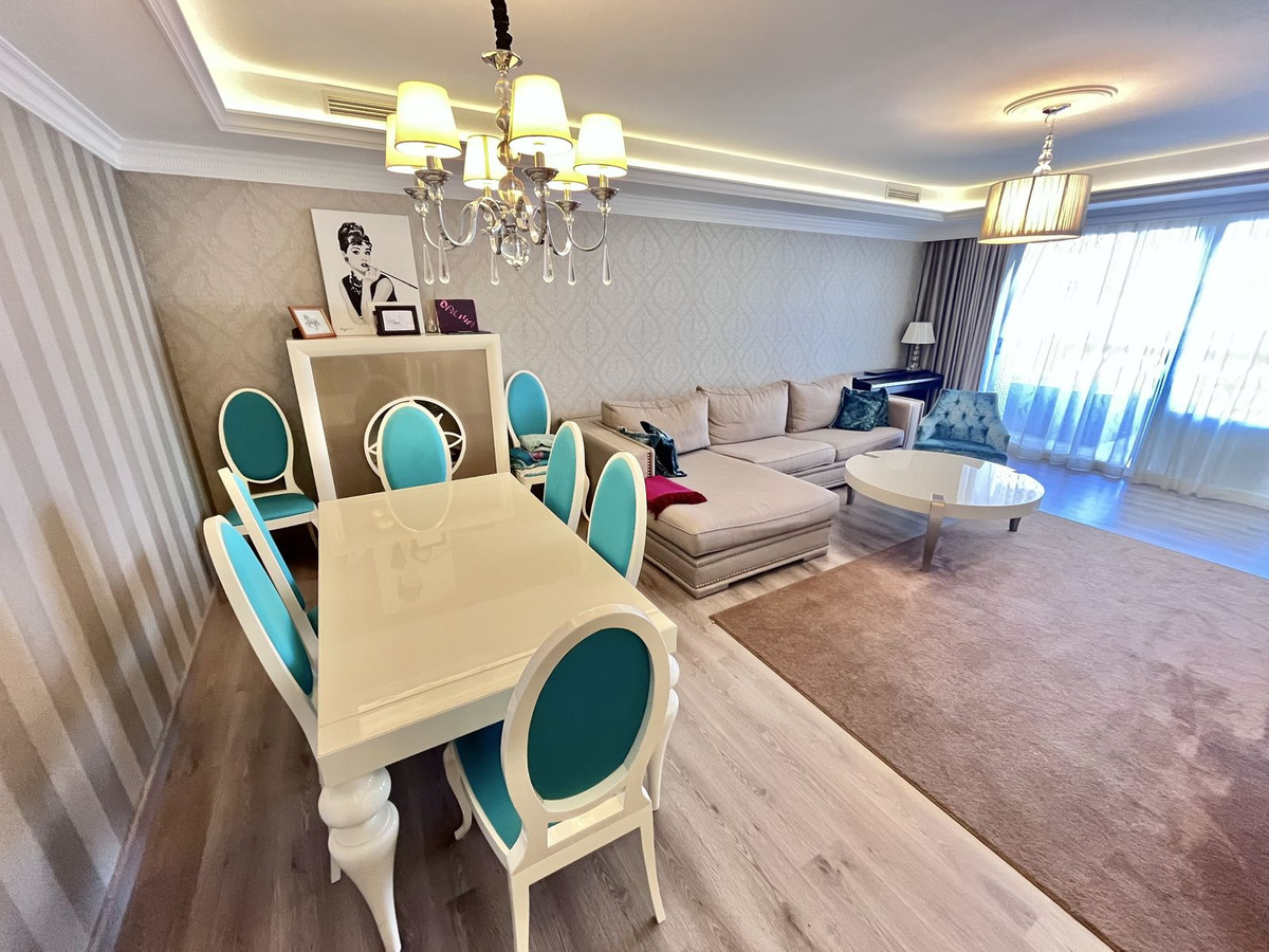 2 Bedroom Apartment for Sale in Puerto Banús — 7