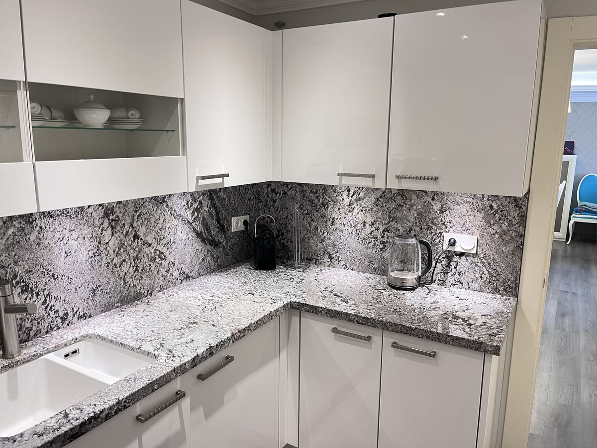 2 Bedroom Apartment for Sale in Puerto Banús — view 10