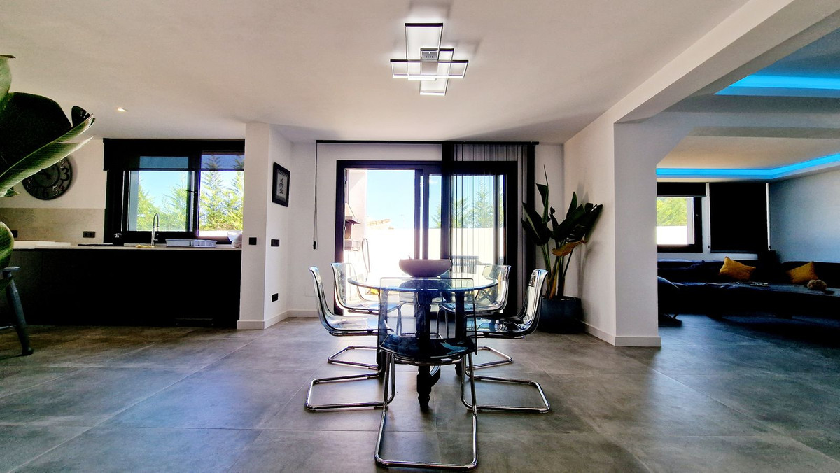 3 Bedroom Villa for Sale in San Pedro de Alcántara — view 12