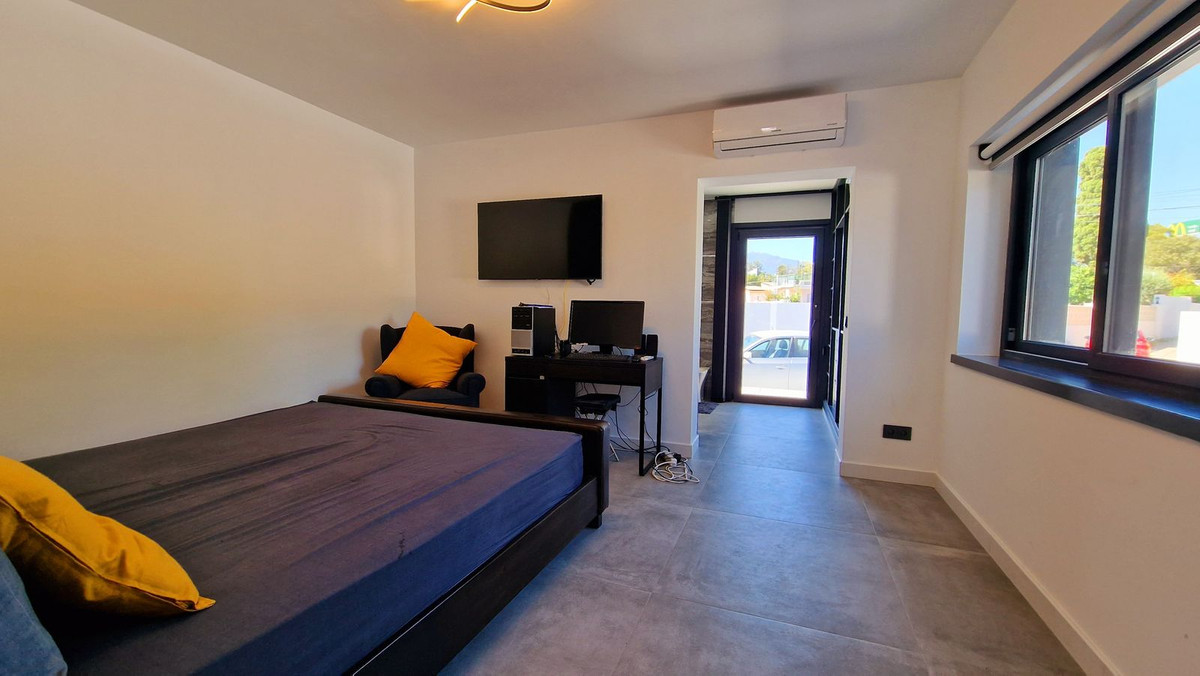 3 Bedroom Villa for Sale in San Pedro de Alcántara — view 13