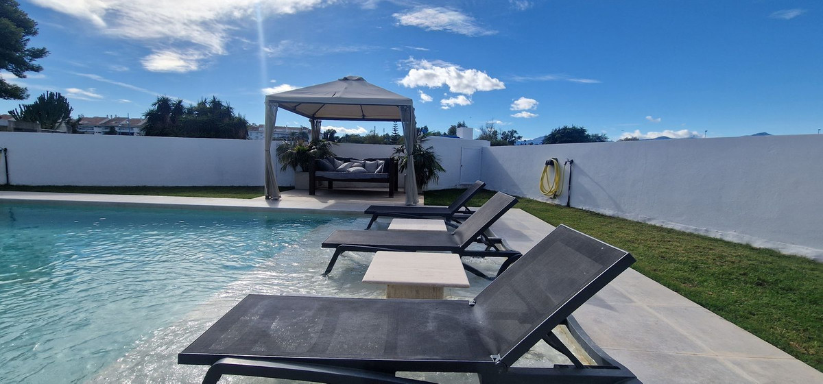 3 Bedroom Villa for Sale in San Pedro de Alcántara — 3