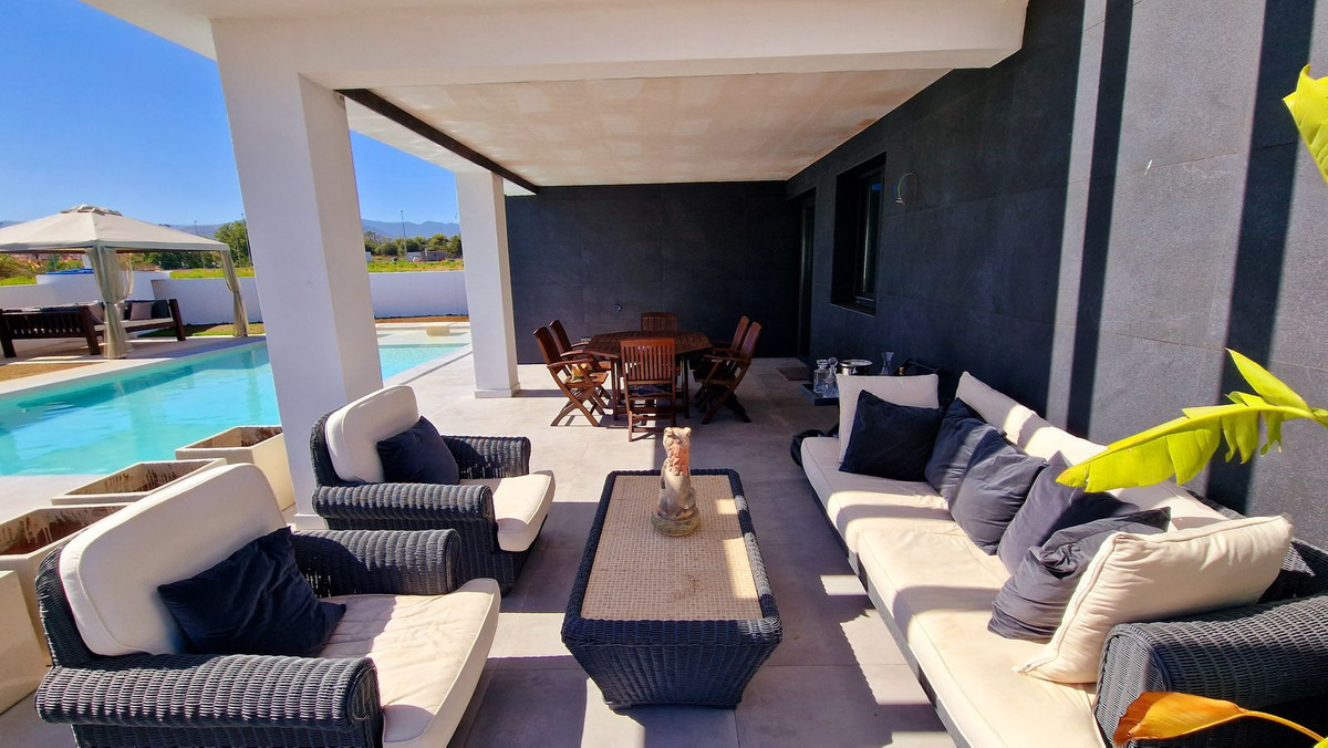 3 Bedroom Villa for Sale in San Pedro de Alcántara — 6