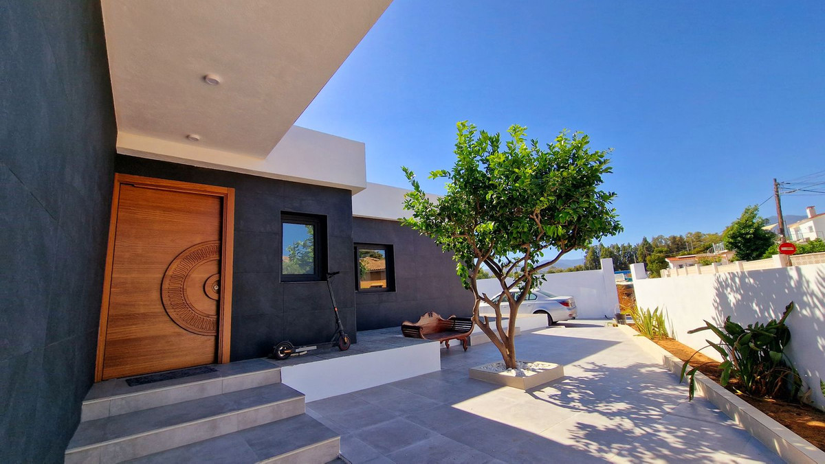 3 Bedroom Villa for Sale in San Pedro de Alcántara — 8