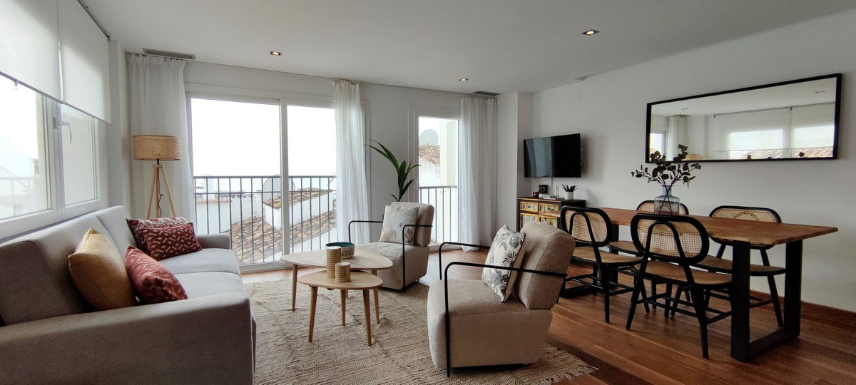 2 Bedroom Apartment for Sale in Puerto Banús