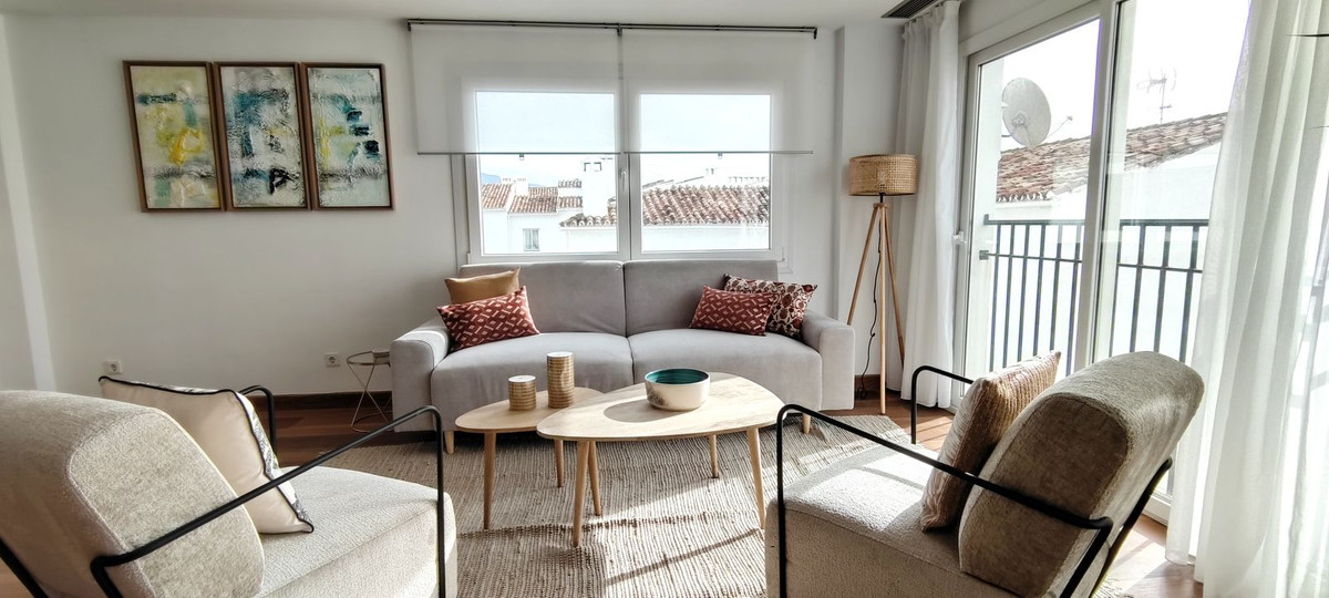 2 Bedroom Apartment for Sale in Puerto Banús — 4