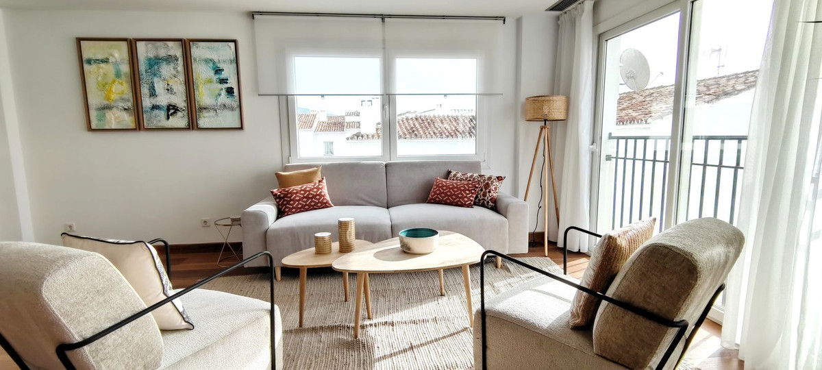 2 Bedroom Apartment for Sale in Puerto Banús — 5