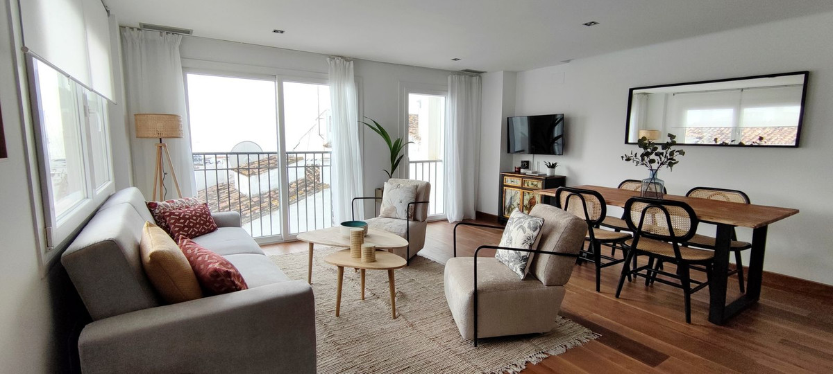 2 Bedroom Apartment for Sale in Puerto Banús — 6