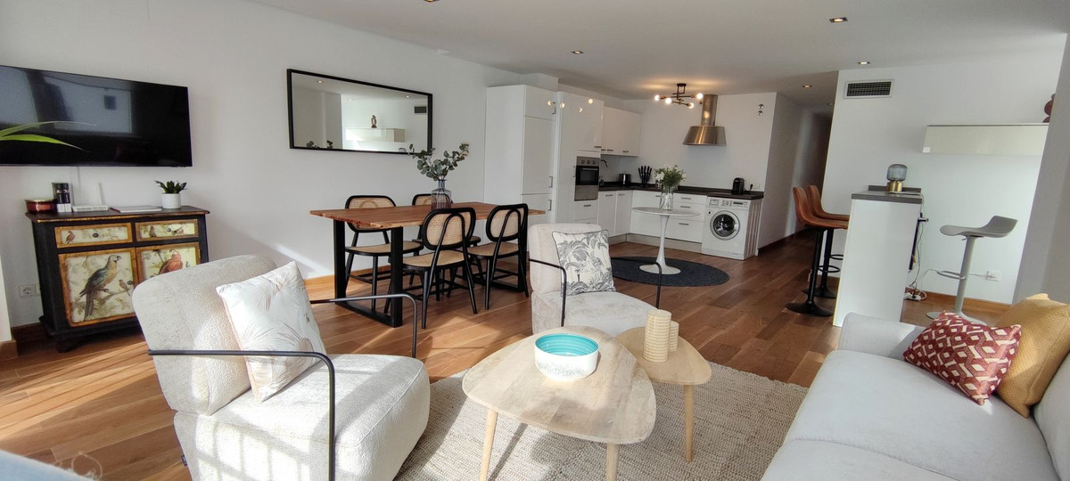 2 Bedroom Apartment for Sale in Puerto Banús — 8