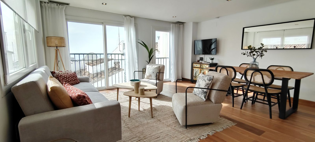 2 Bedroom Apartment for Sale in Puerto Banús — 9