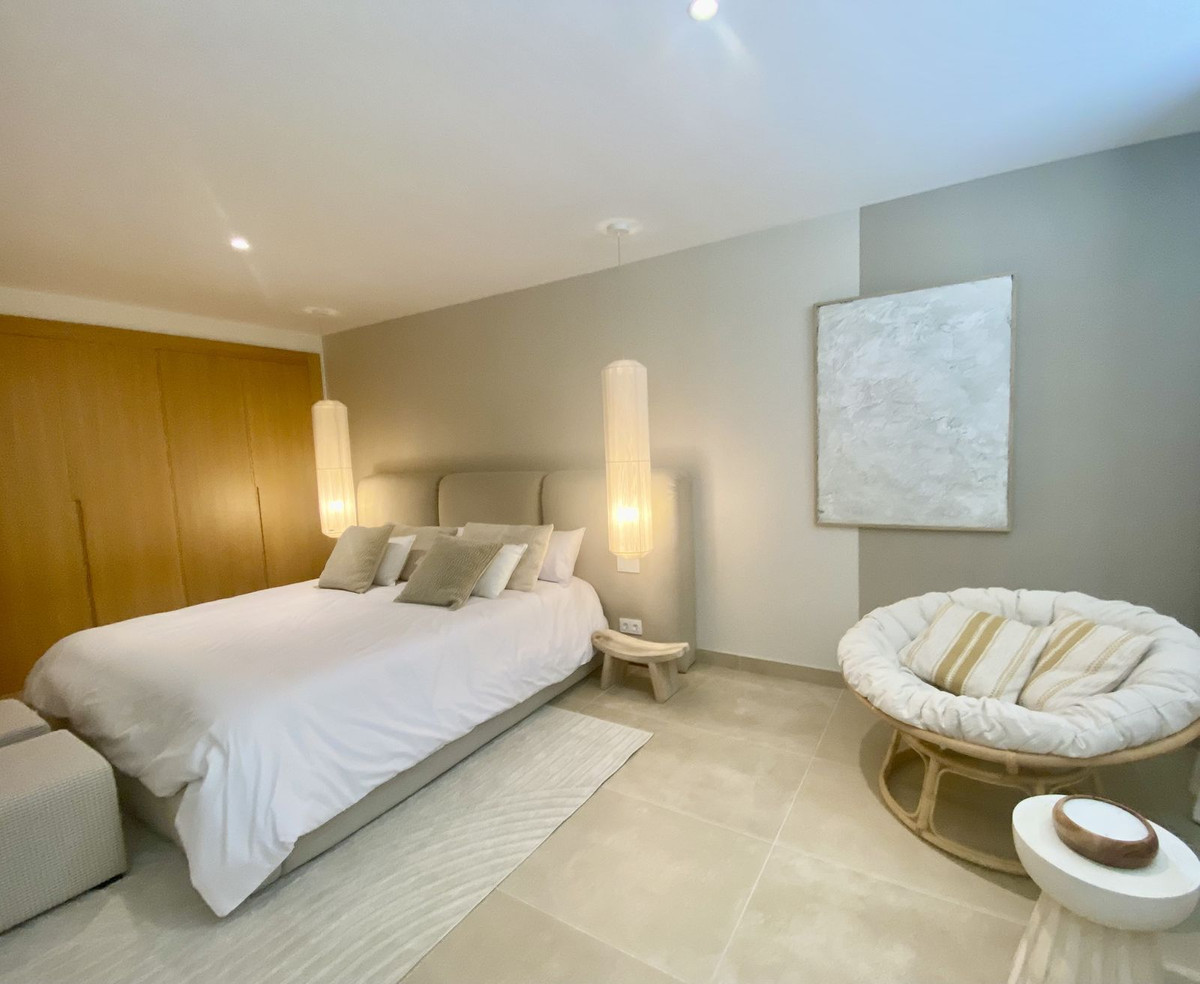 5 Bedroom Villa for Sale in Benahavís — view 11