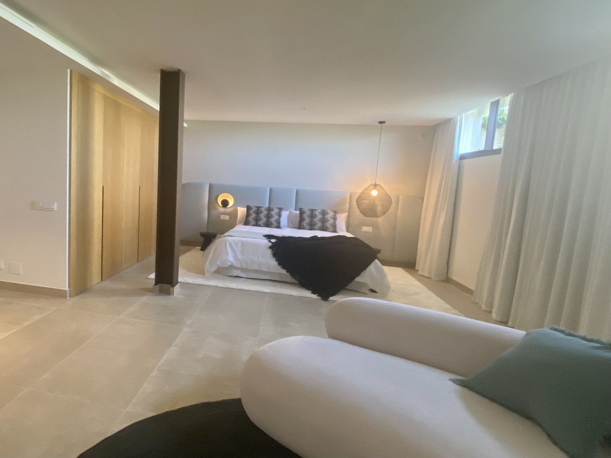5 Bedroom Villa for Sale in Benahavís — view 15