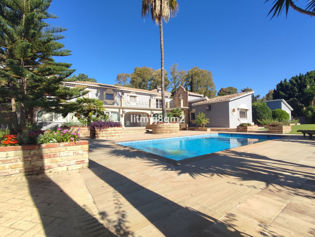 5 Bedroom Villa for Sale in Benahavís — 4