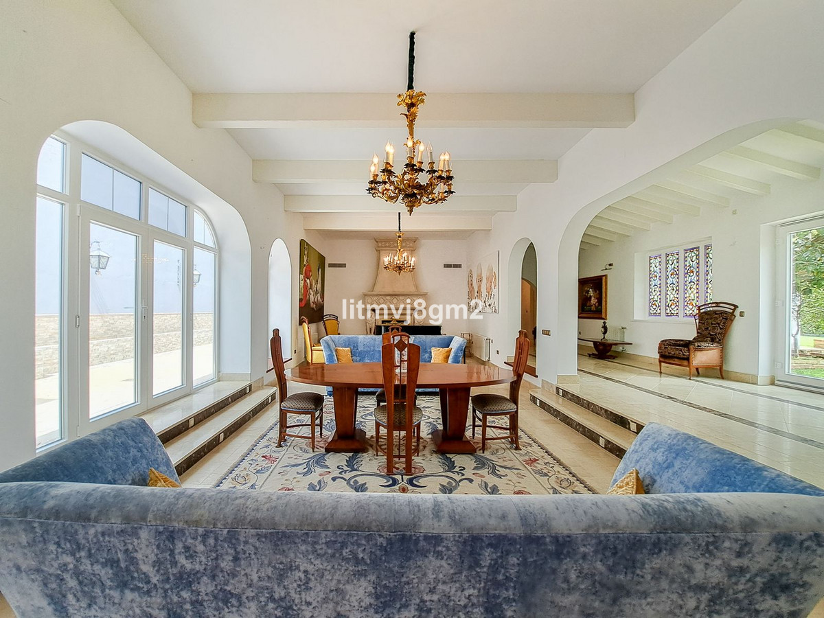 5 Bedroom Villa for Sale in Benahavís — 6