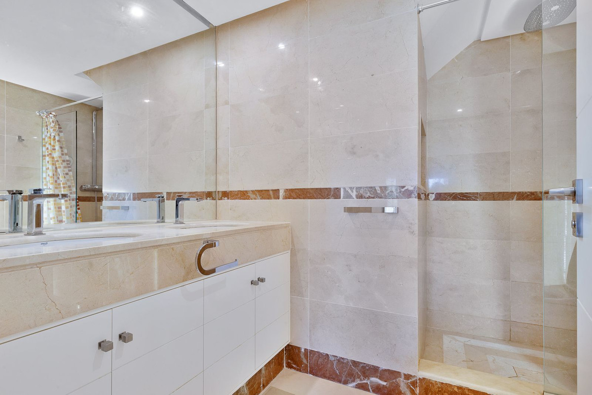 3 Bedroom Apartment for Sale in San Pedro de Alcántara — view 16