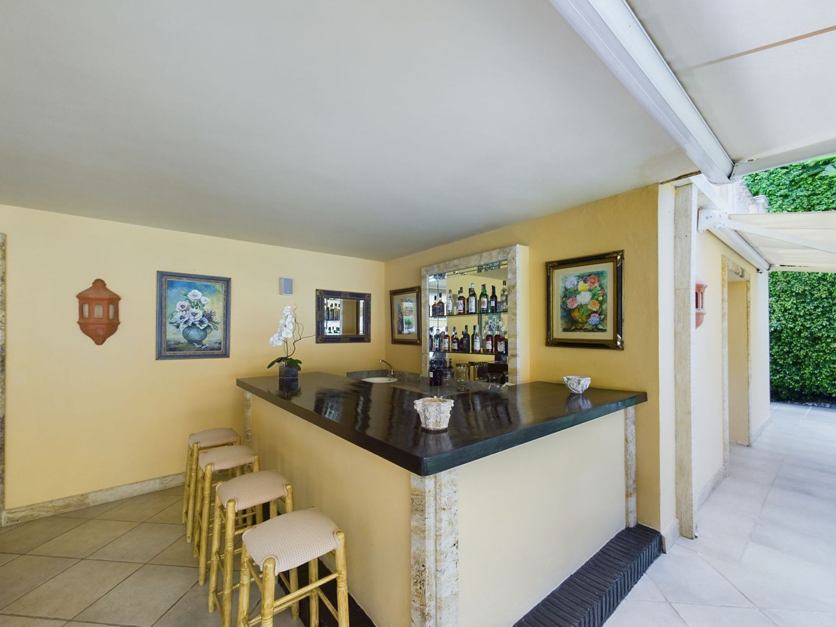 4 Bedroom Villa for Sale in Nueva Andalucía — view 13