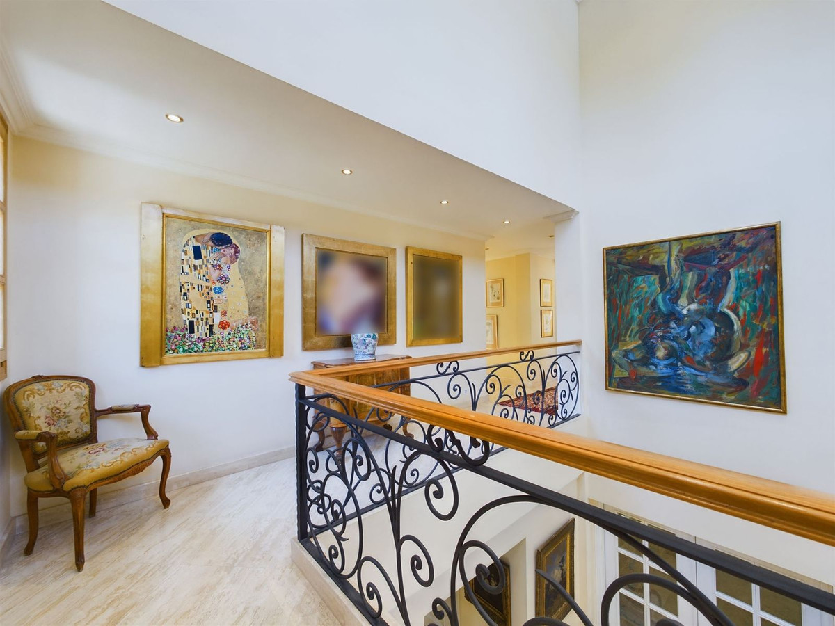 4 Bedroom Villa for Sale in Nueva Andalucía — view 16
