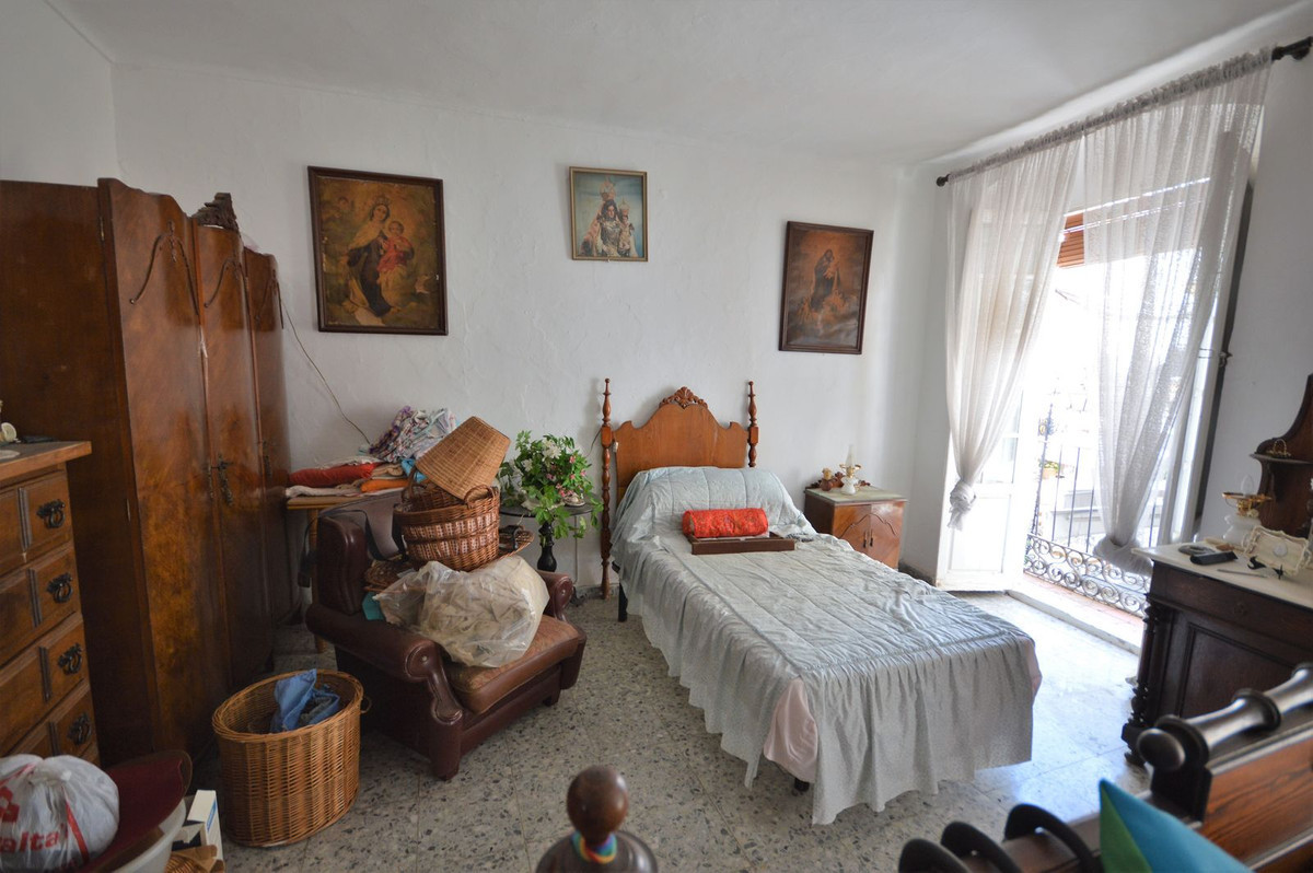 4 Bedroom Villa for Sale in Marbella — view 12
