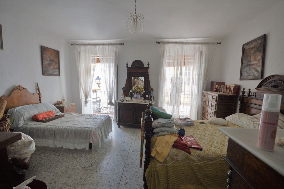 4 Bedroom Villa for Sale in Marbella — view 14