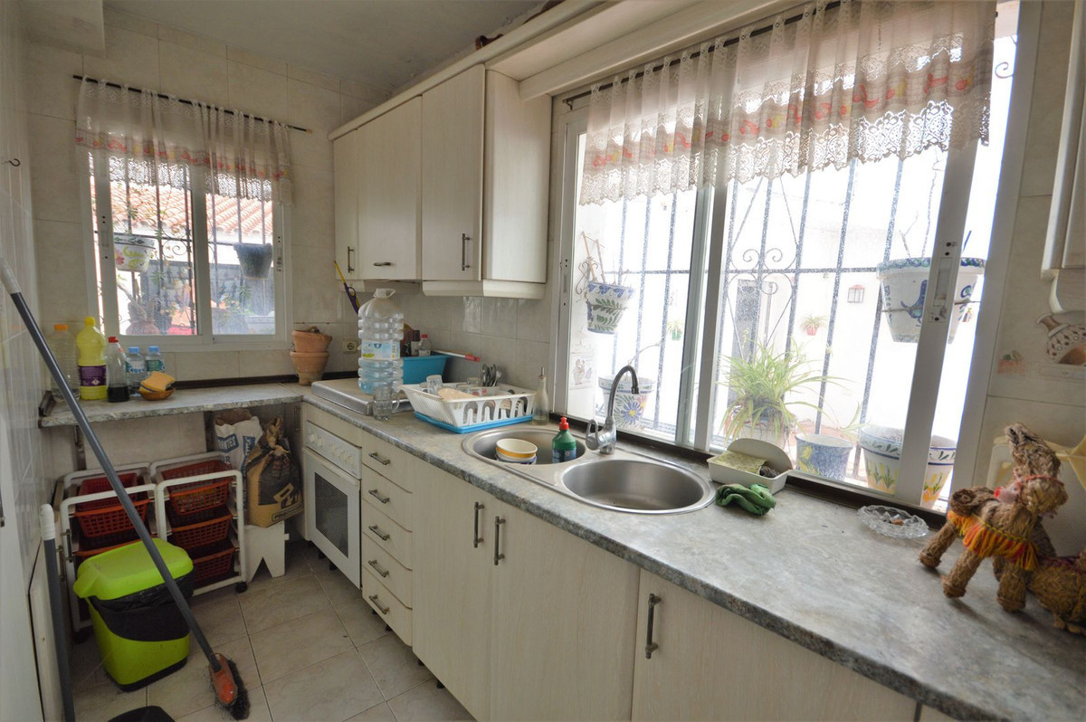 4 Bedroom Villa for Sale in Marbella — 3