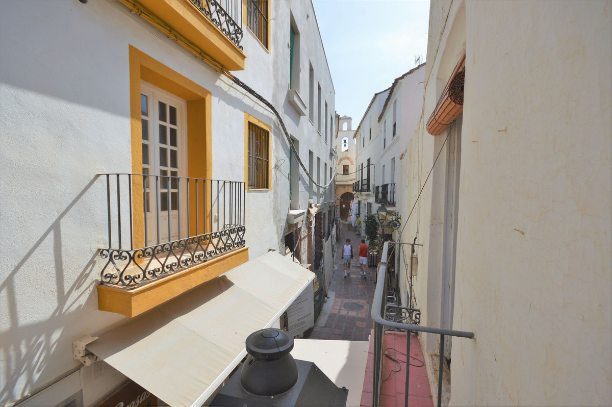 4 Bedroom Villa for Sale in Marbella — 4