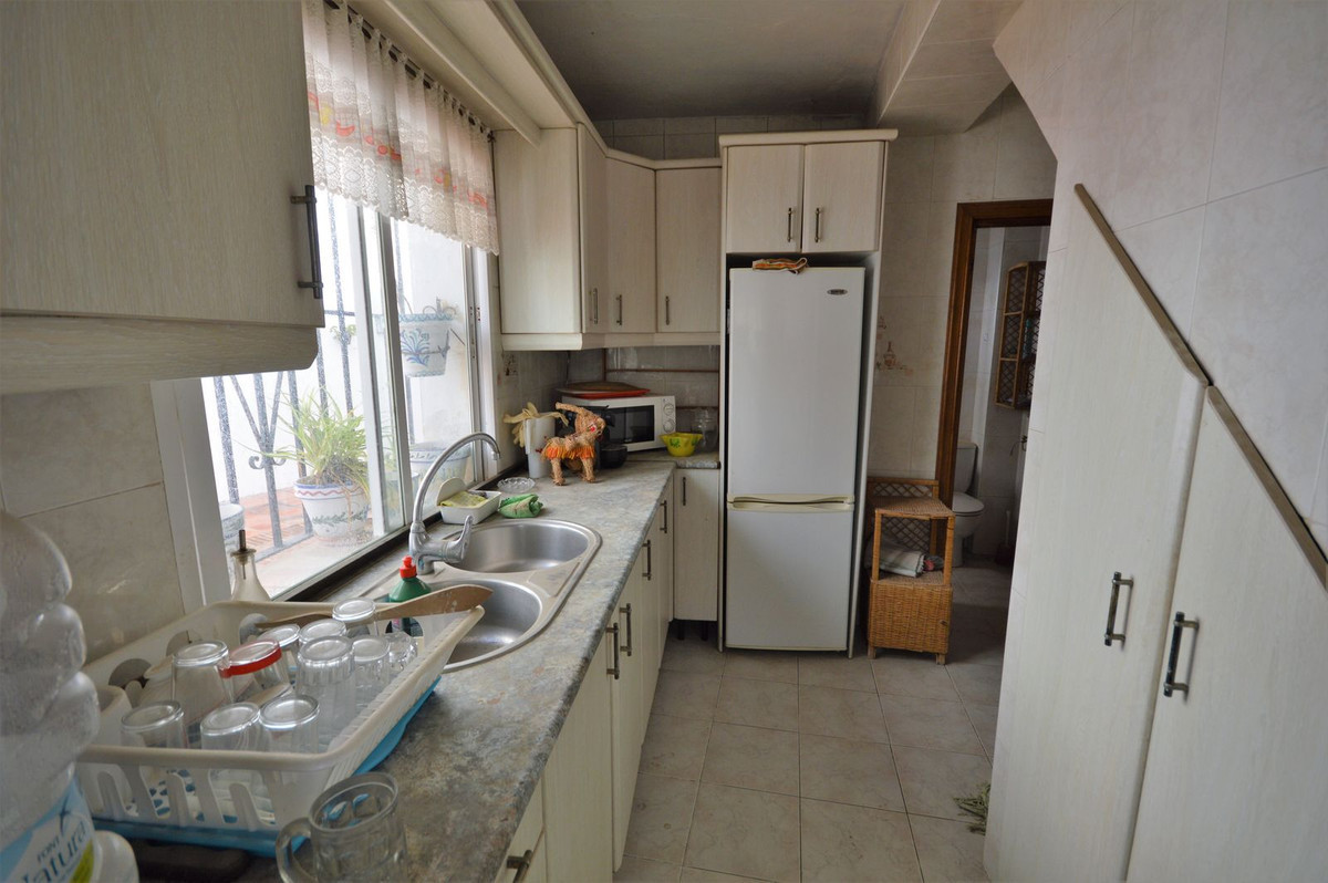4 Bedroom Villa for Sale in Marbella — 7