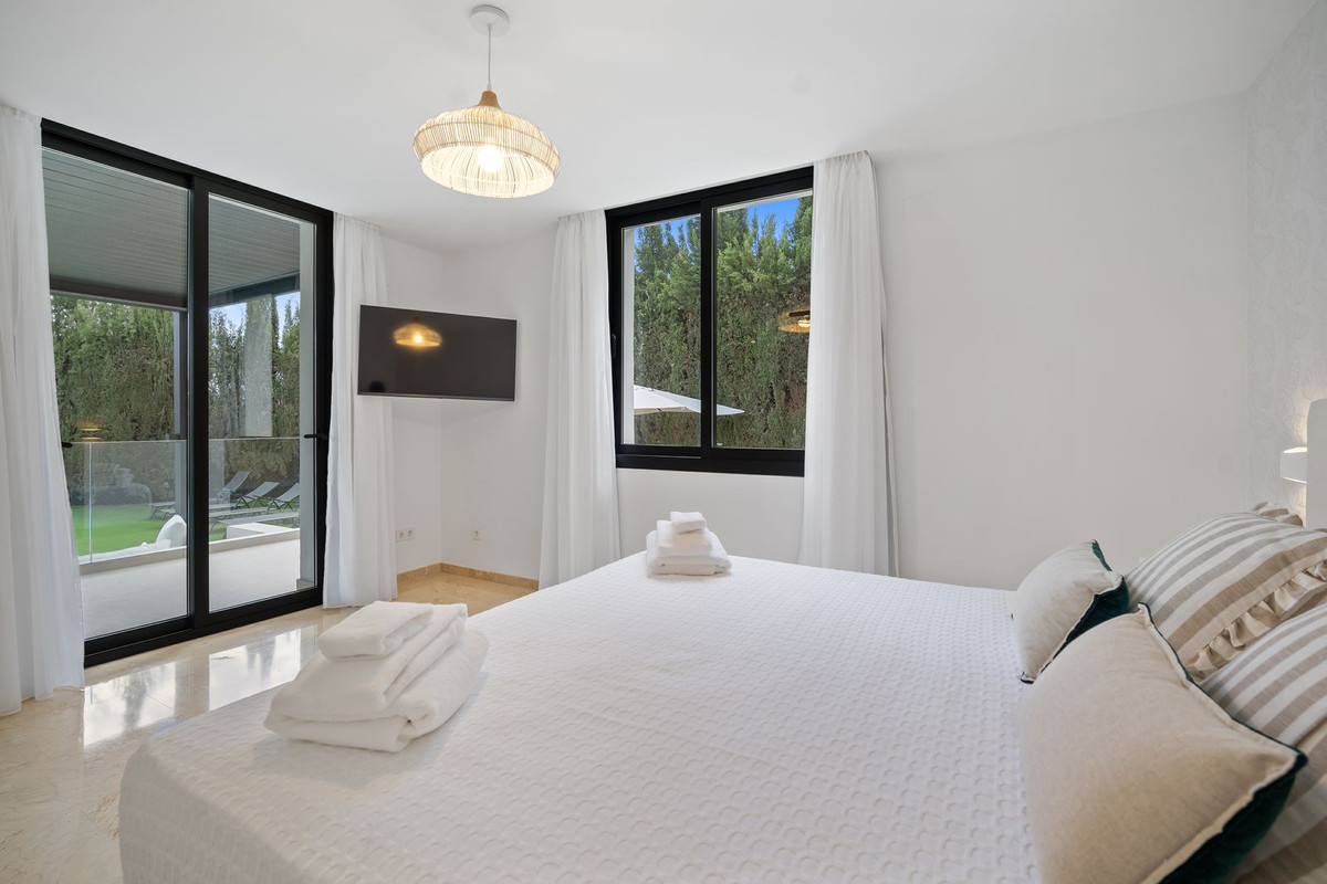5 Bedroom Villa for Sale in Nueva Andalucía — view 11