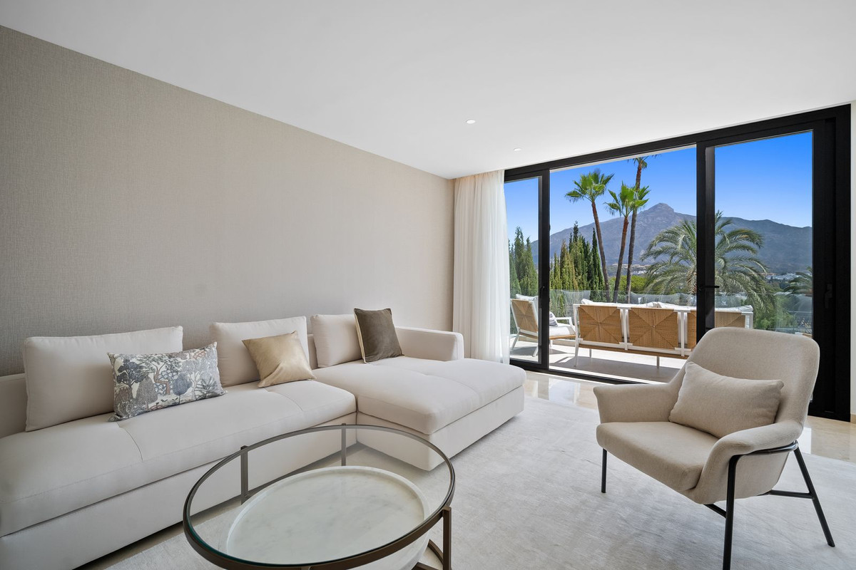 5 Bedroom Villa for Sale in Nueva Andalucía — 7