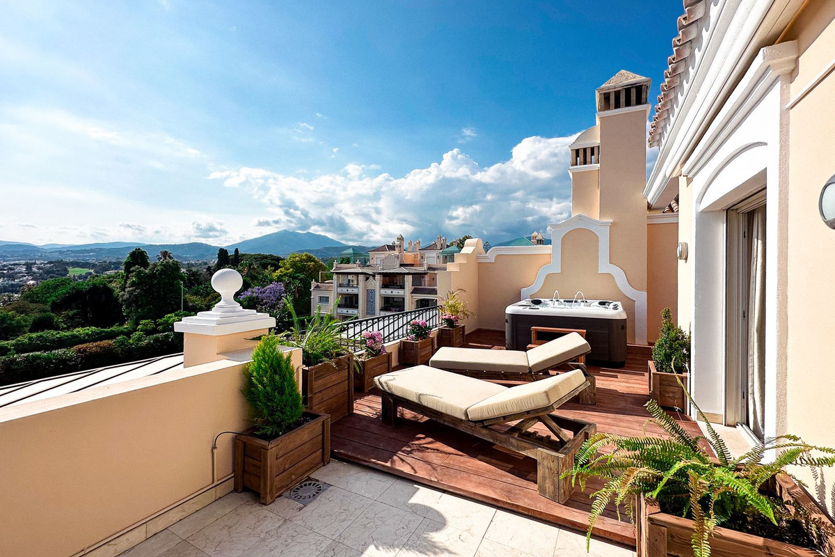 3 Bedroom Apartment for Sale in The Golden Mile — 4