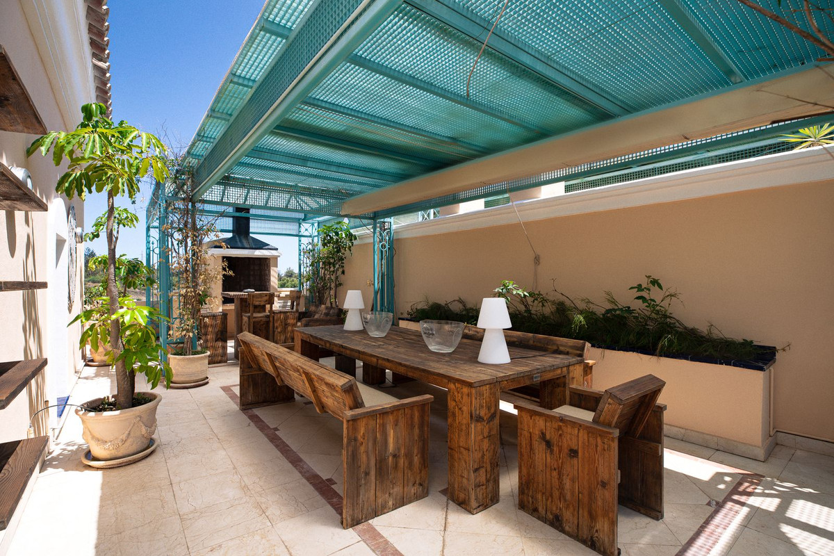 3 Bedroom Apartment for Sale in The Golden Mile — 6