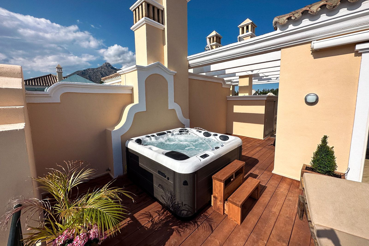 3 Bedroom Apartment for Sale in The Golden Mile — 8