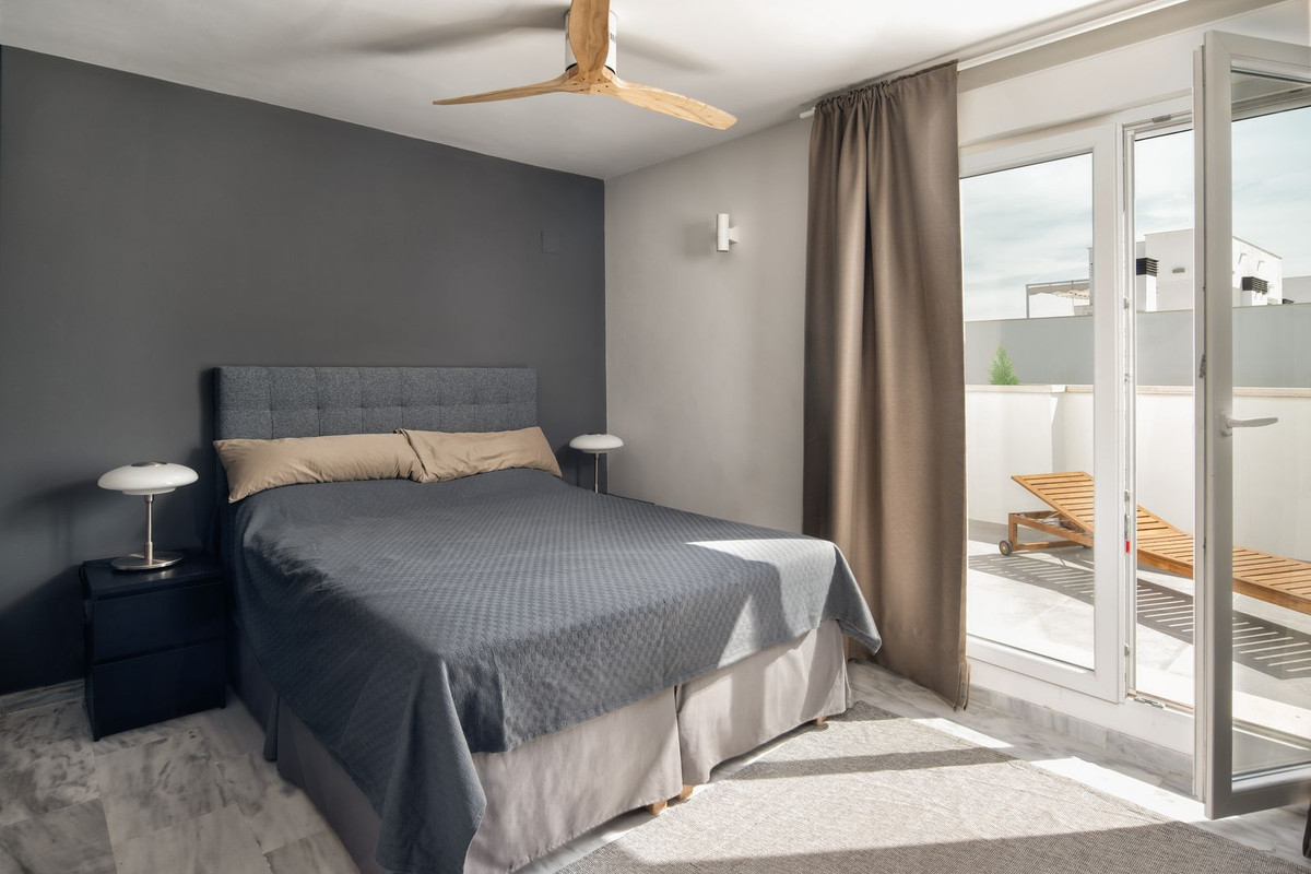3 Bedroom Apartment for Sale in Puerto Banús — view 13