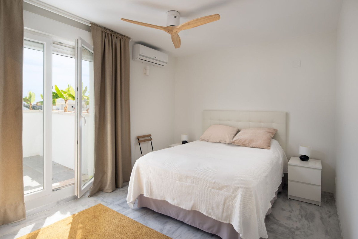3 Bedroom Apartment for Sale in Puerto Banús — view 16