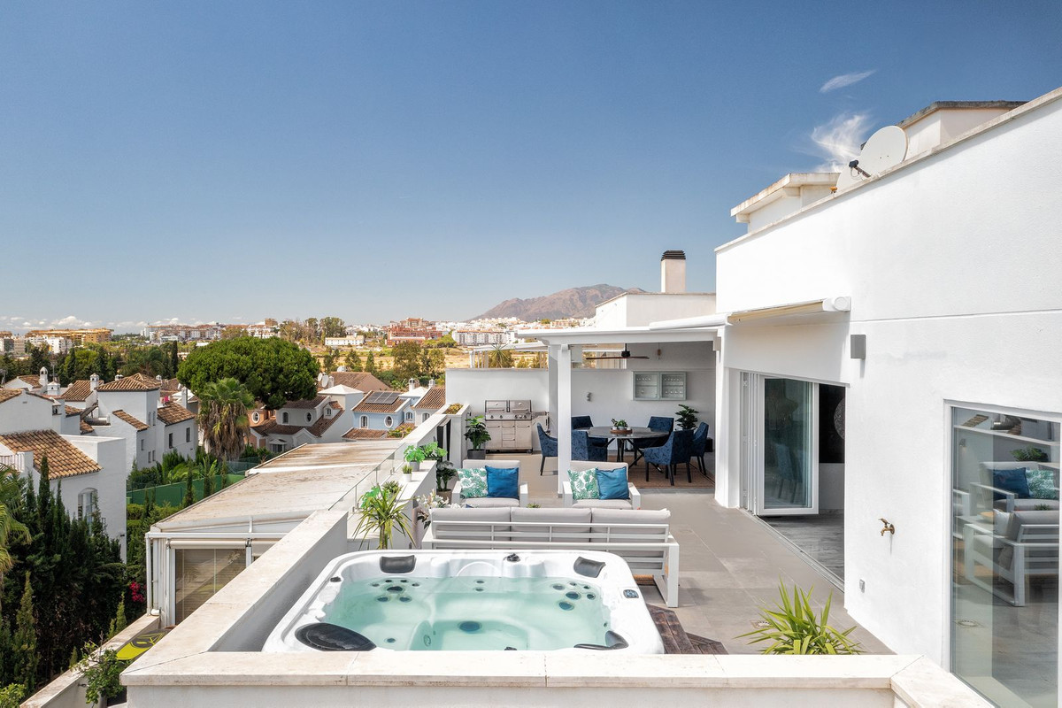 3 Bedroom Apartment for Sale in Puerto Banús — 4