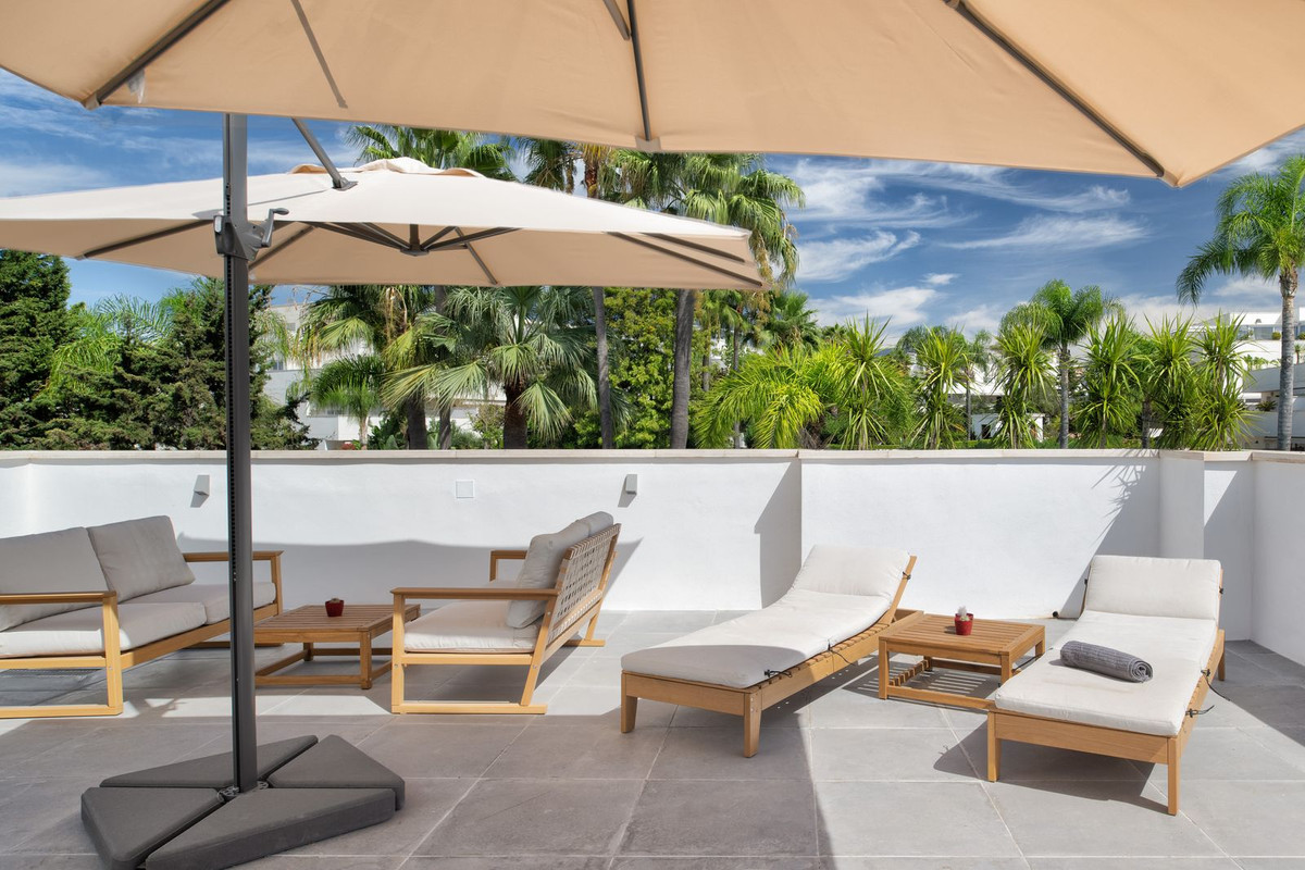 3 Bedroom Apartment for Sale in Puerto Banús — 9