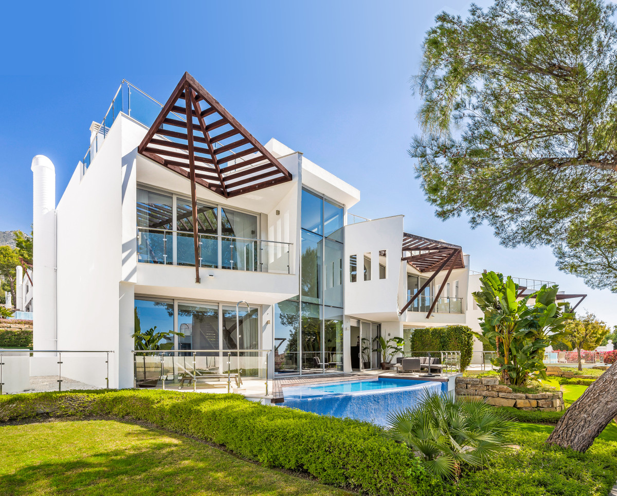 5 Bedroom Villa for Sale in Sierra Blanca
