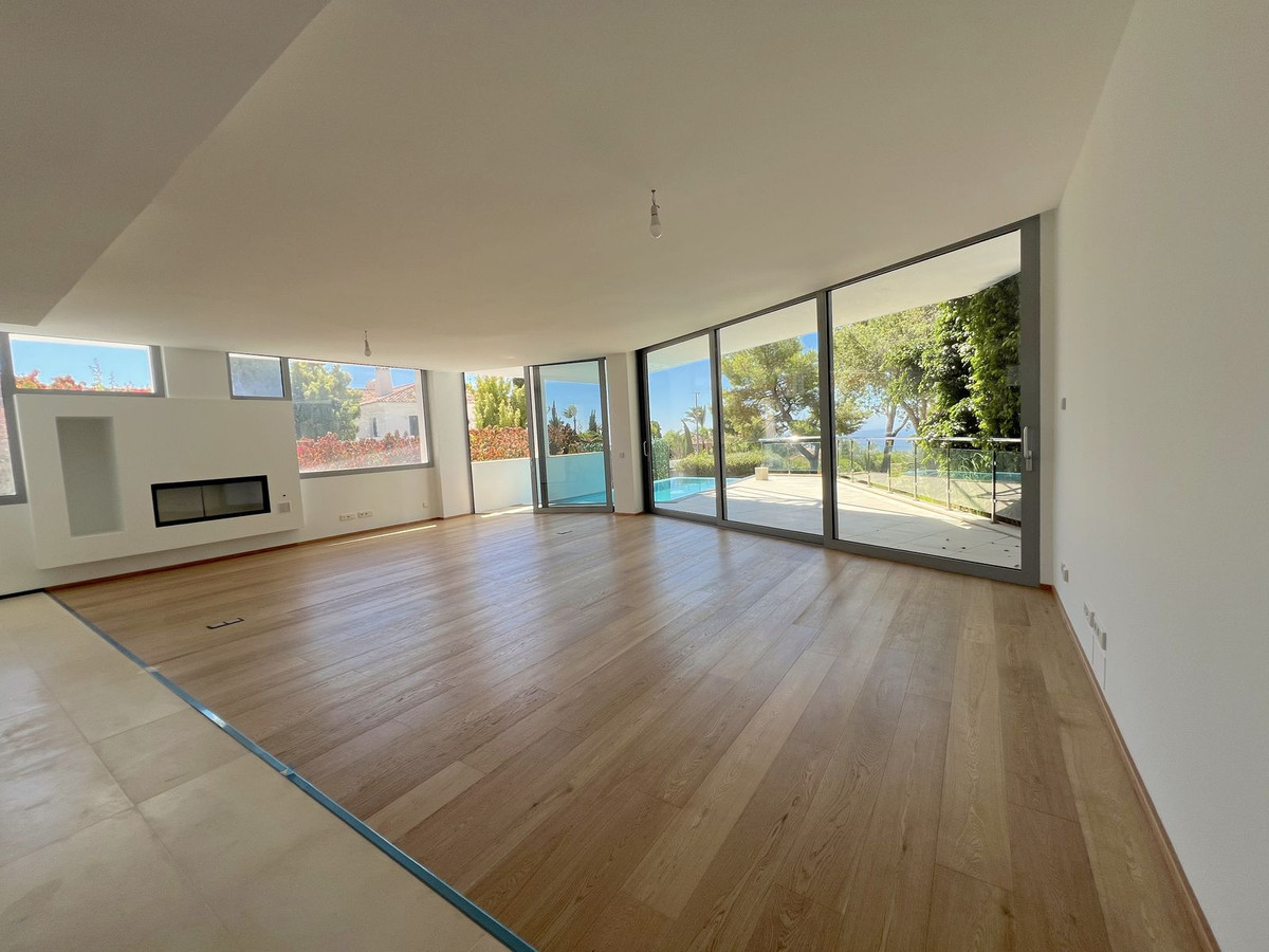 5 Bedroom Villa for Sale in Sierra Blanca — 2