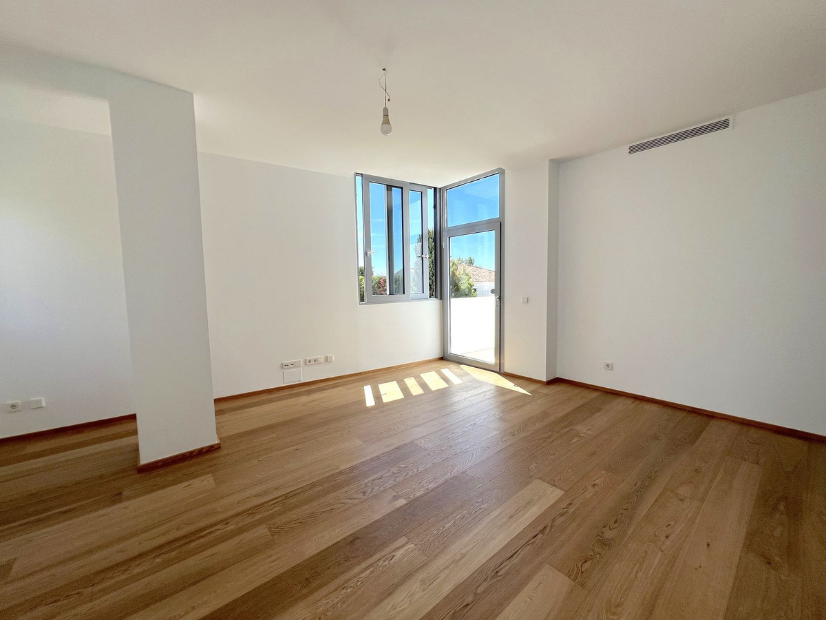 5 Bedroom Villa for Sale in Sierra Blanca — view 13